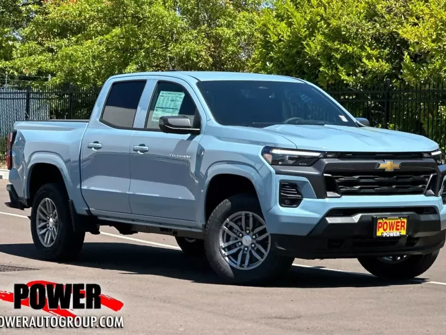 2025 Chevrolet Colorado Work Truck LT photo 1