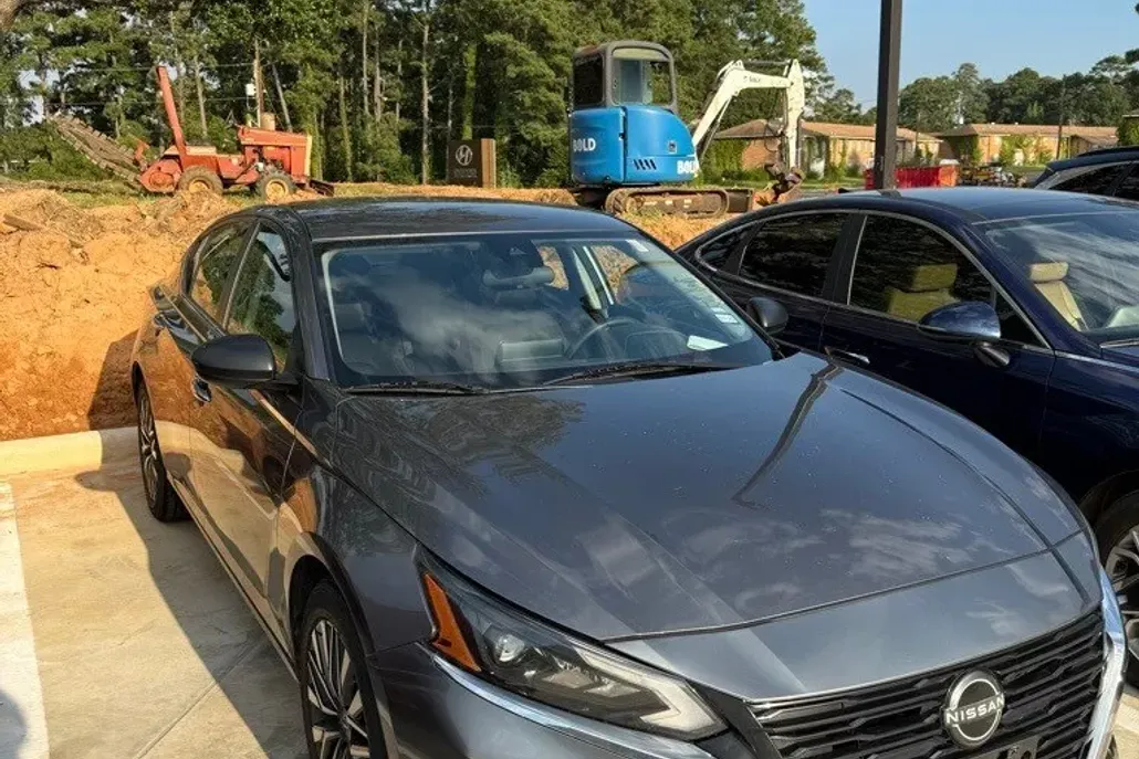 2024 Nissan Altima 2.5 SV photo 1