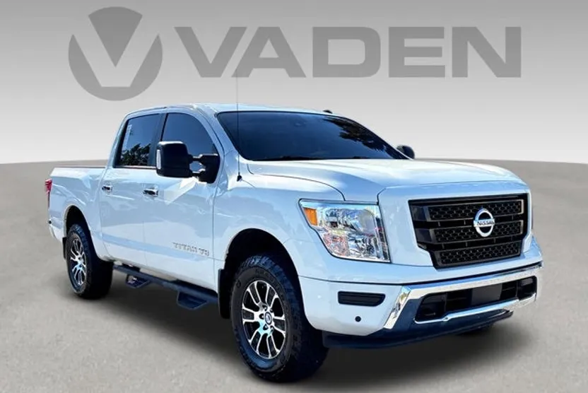 2020 Nissan Titan SV photo 1