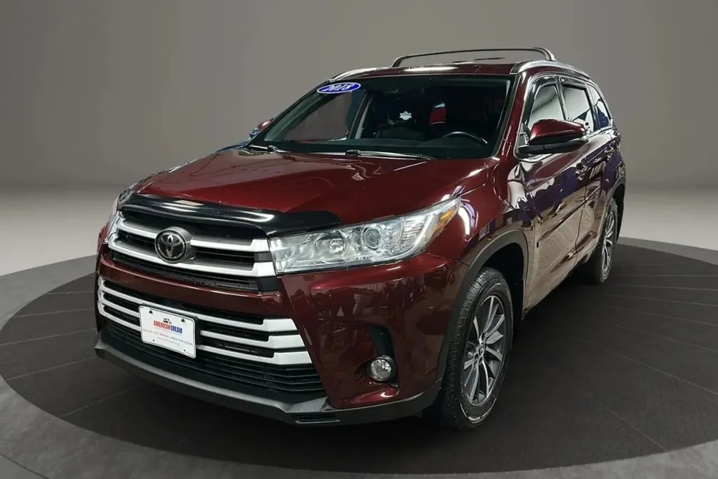 2018 Toyota Highlander XLE Sport photo 1