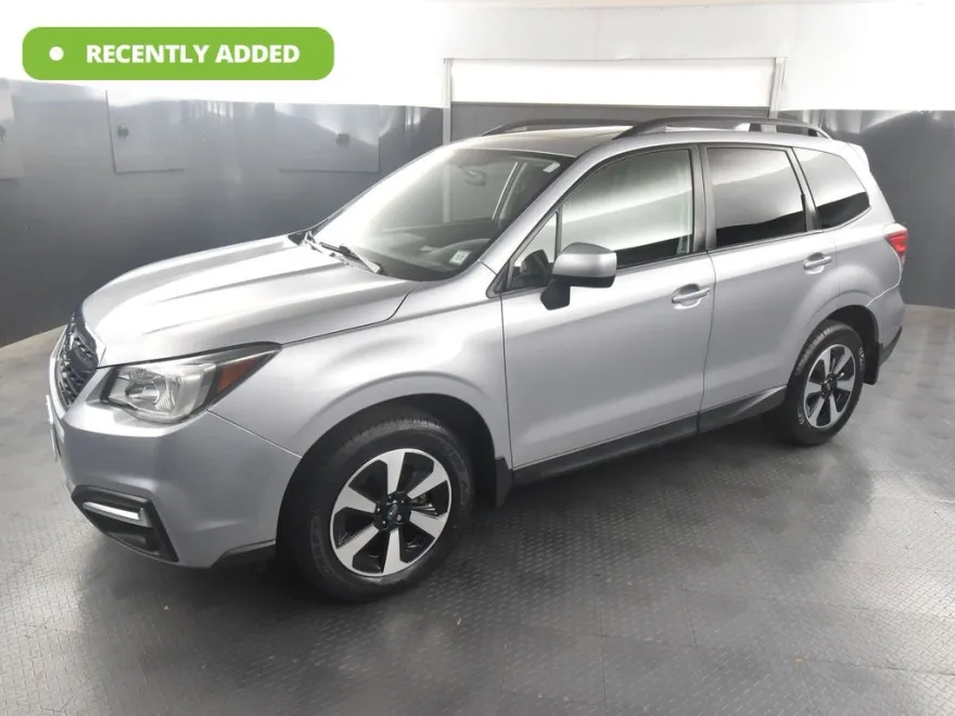 2017 Subaru Forester 2.5i Premium photo 1