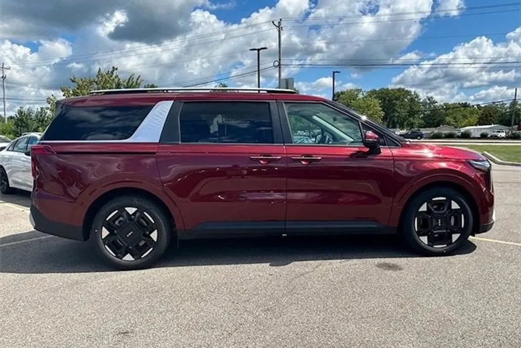 2026 Kia Carnival EX photo 1