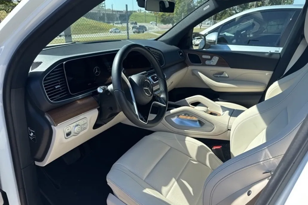 2025 Mercedes Benz GLE 450 4MATIC photo 1