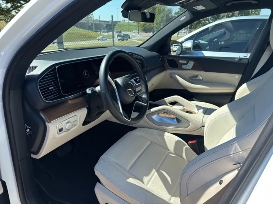 2025 Mercedes Benz GLE 450 4MATIC photo 1