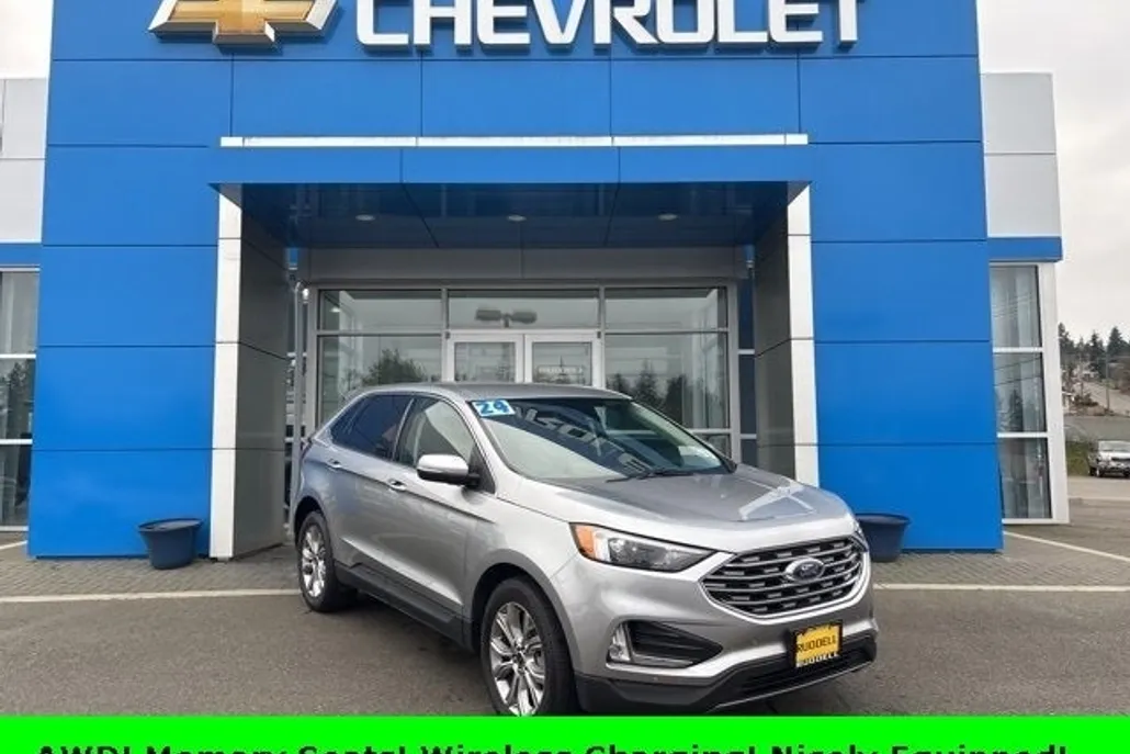 2024 Ford Edge Titanium photo 1