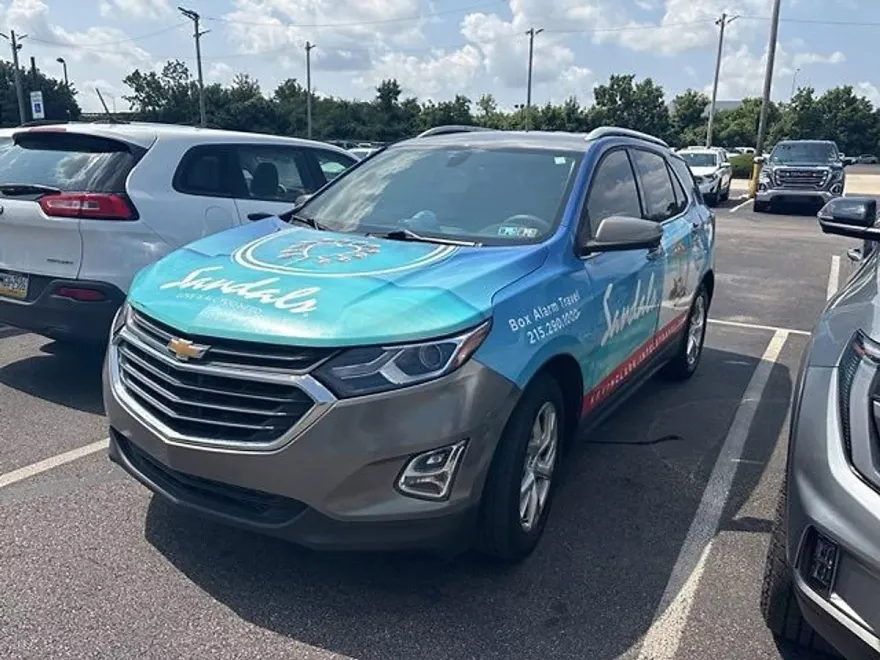 2018 Chevrolet Equinox LT photo 1