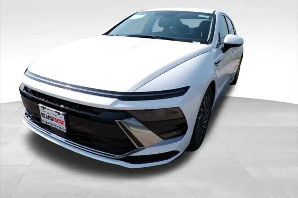 2025 Hyundai Sonata Hybrid SEL photo 1
