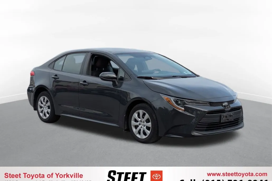 2023 Toyota Corolla LE photo 1