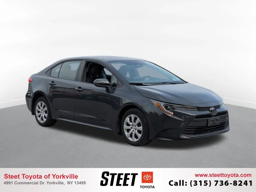2023 Toyota Corolla LE photo 1