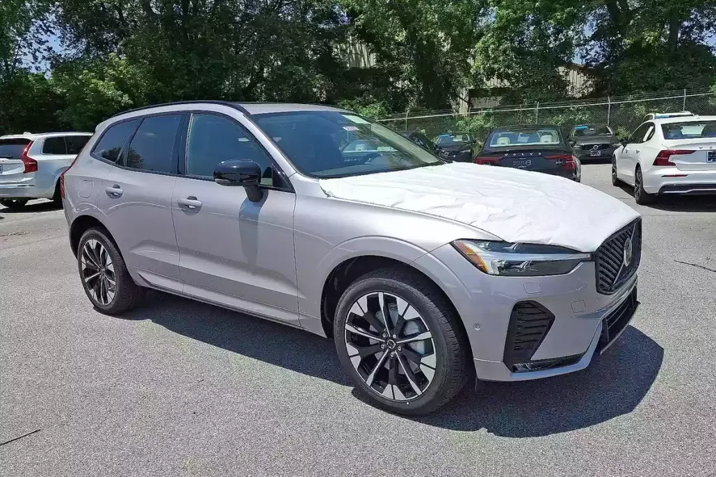 2026 Volvo XC60 B5 Plus photo 1