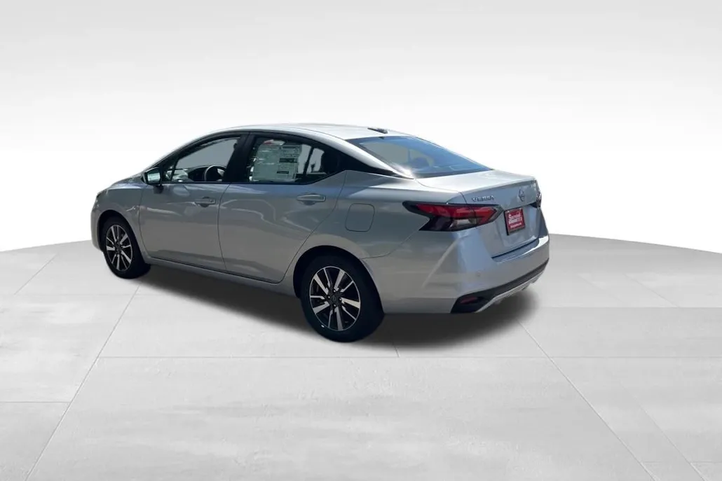 2025 Nissan Versa SV photo 1