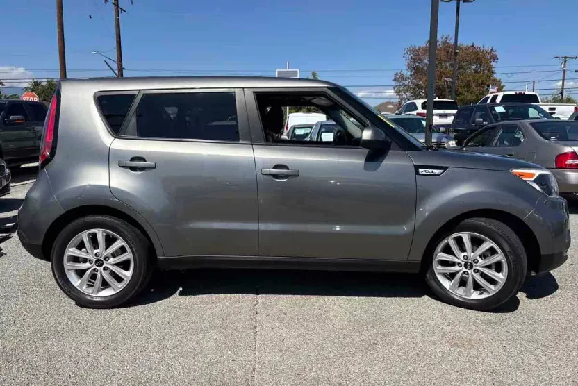 2019 Kia Soul Plus photo 1