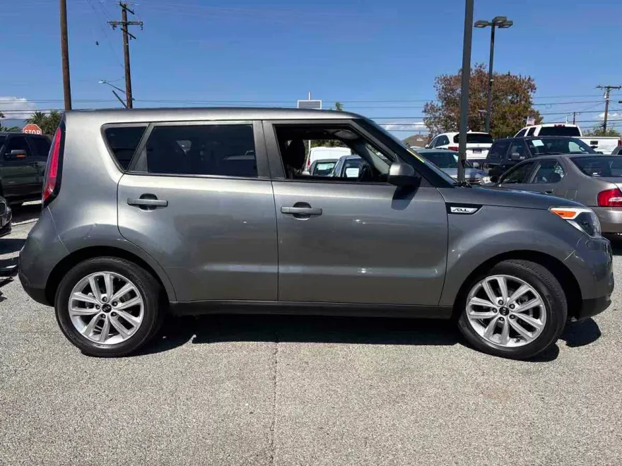 2019 Kia Soul Plus photo 1