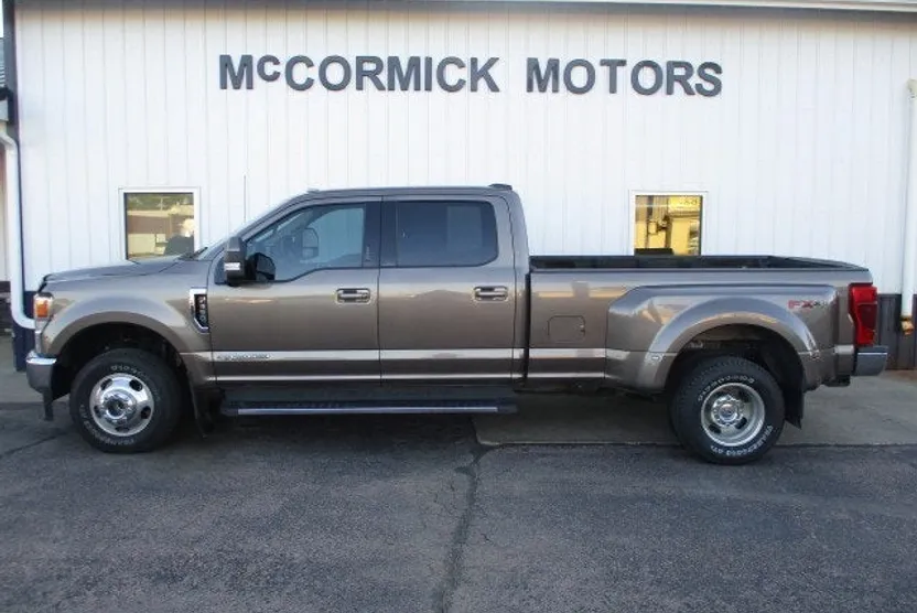 2022 Ford F-350 Lariat photo 1