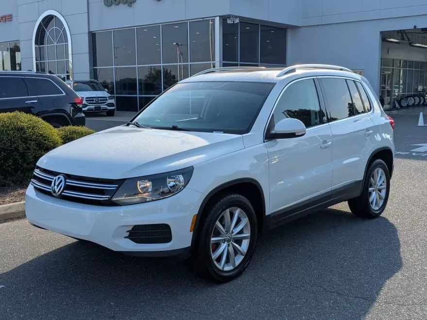 2017 Volkswagen Tiguan Wolfsburg Edition photo 1