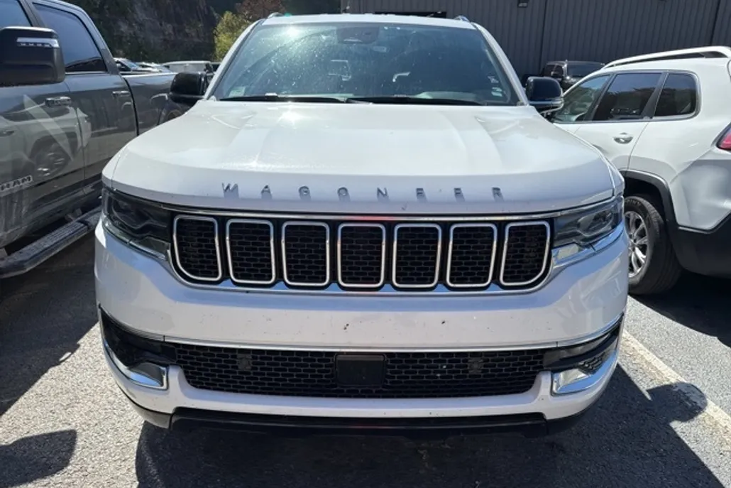 2024 Jeep Wagoneer L Base photo 1