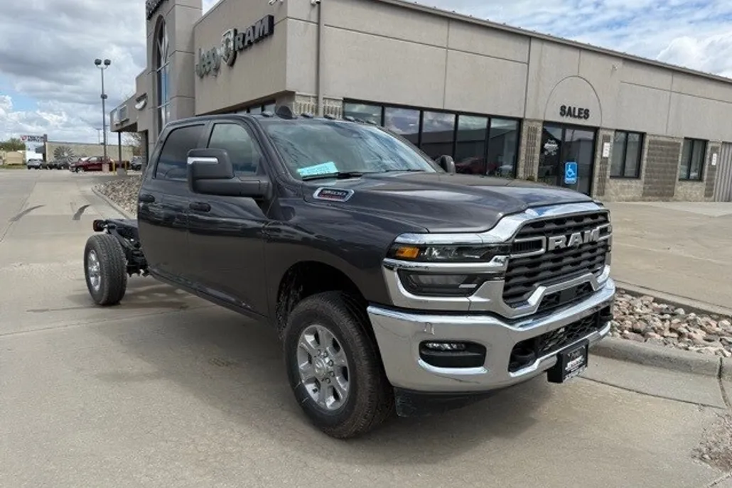 2025 Ram 3500 Tradesman photo 1
