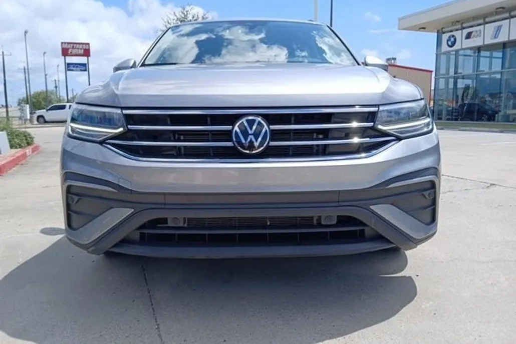 2024 Volkswagen Tiguan S photo 1