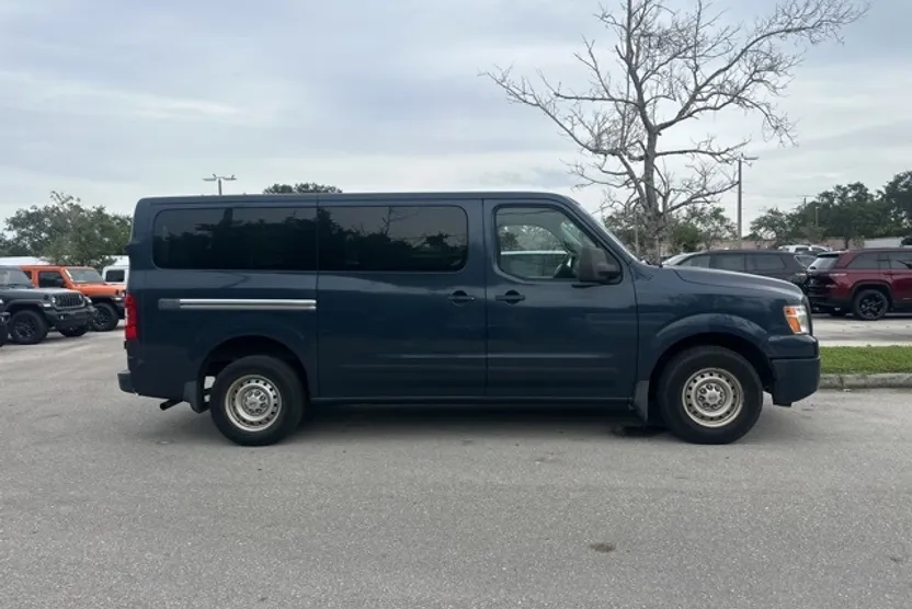 2015 Nissan NV3500 photo 1