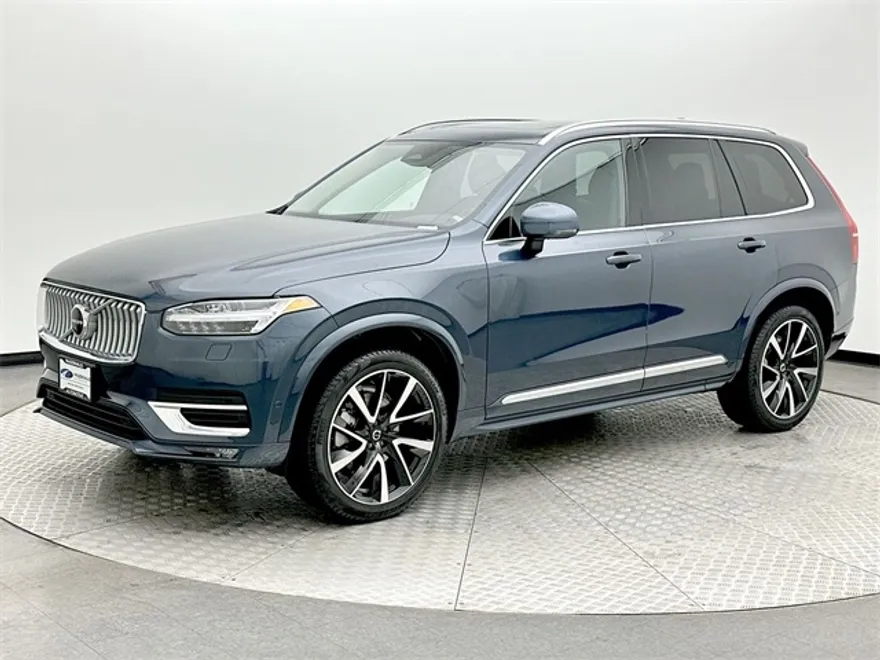 2025 Volvo XC90 B5 AWD Plus photo 1