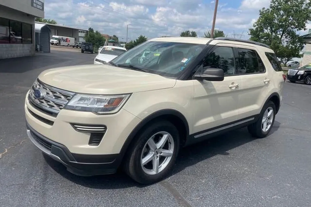 2018 Ford Explorer XLT photo 1