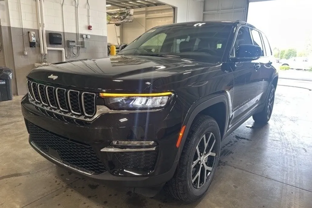 2025 Jeep Grand Cherokee Limited photo 1