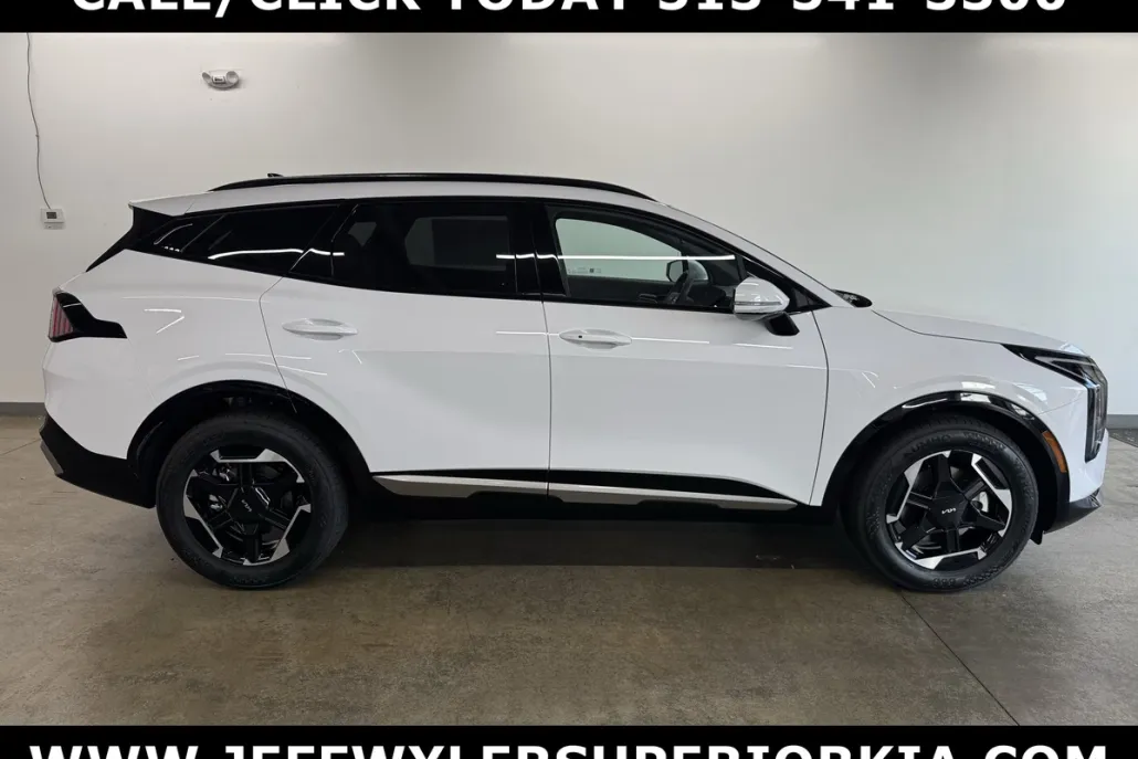 2026 Kia Sportage SX photo 1