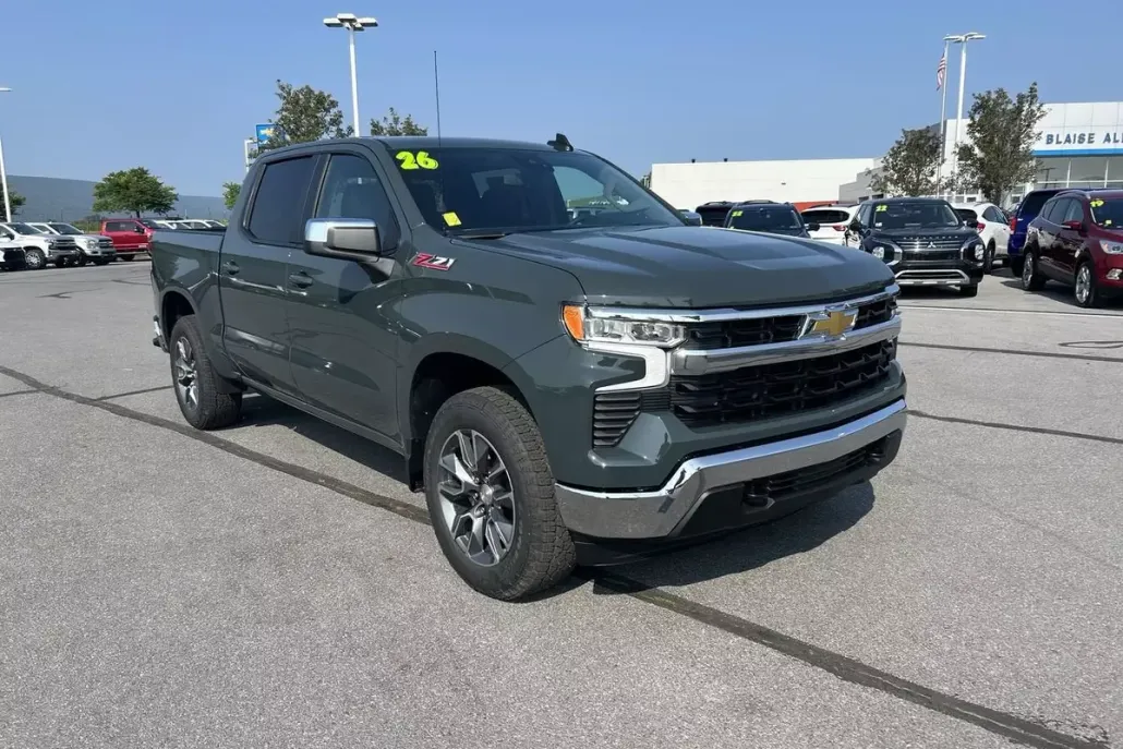 2026 Chevrolet Silverado 1500 LT photo 1