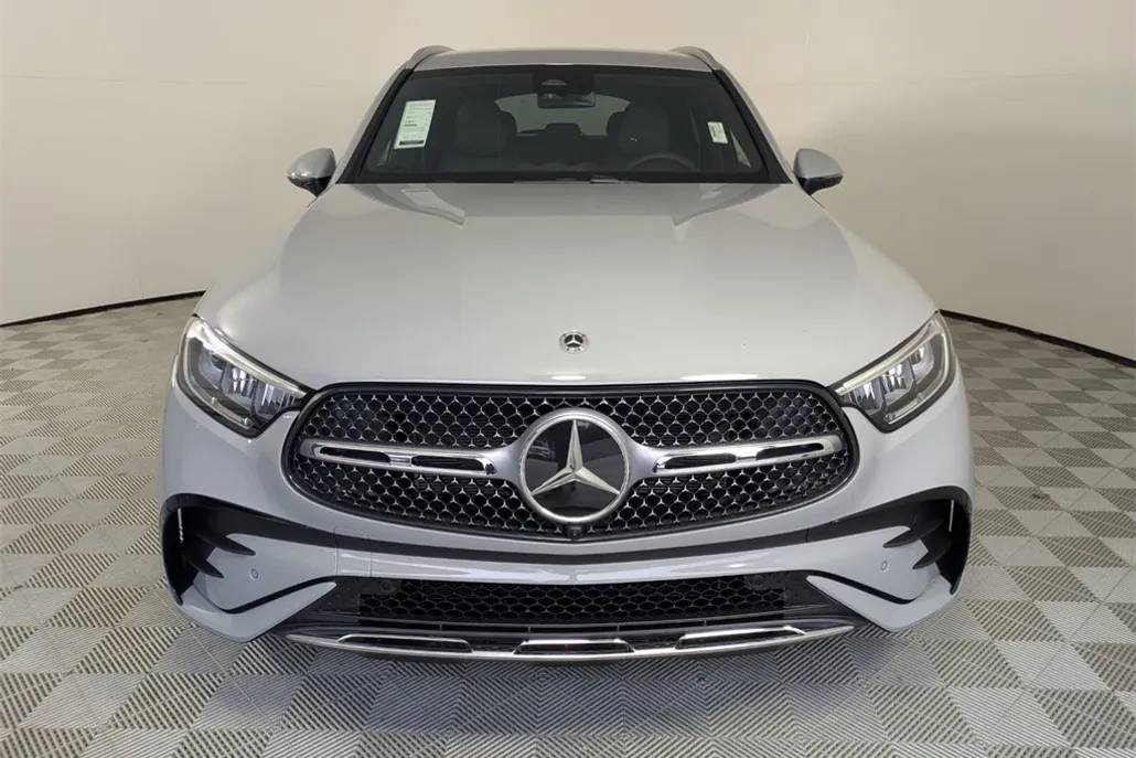 2026 Mercedes Benz GLC 300 photo 1