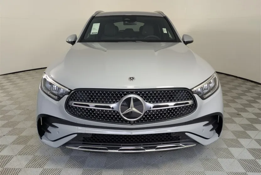 2026 Mercedes Benz GLC 300 photo 1