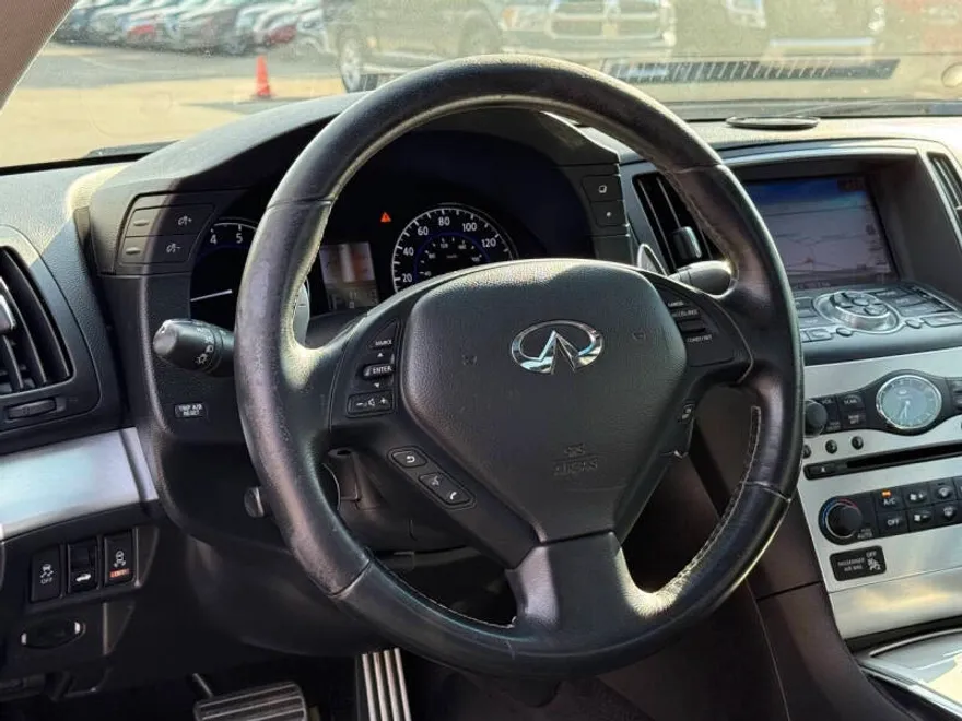 2014 Infiniti Q60 Coupe photo 1