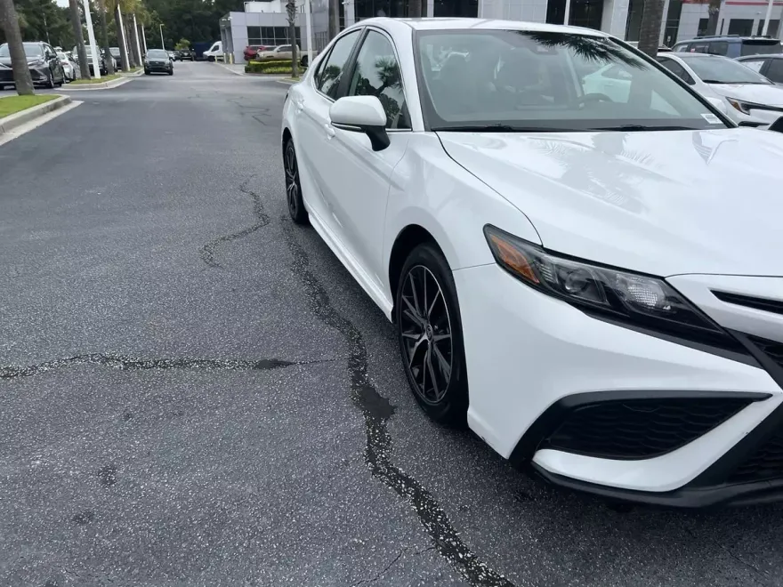2024 Toyota Camry SE photo 1