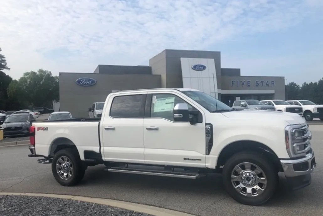 2025 Ford F-350 photo 1