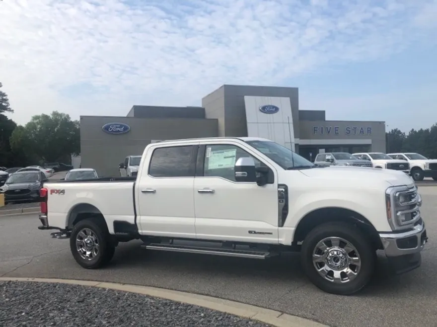 2025 Ford F-350 photo 1