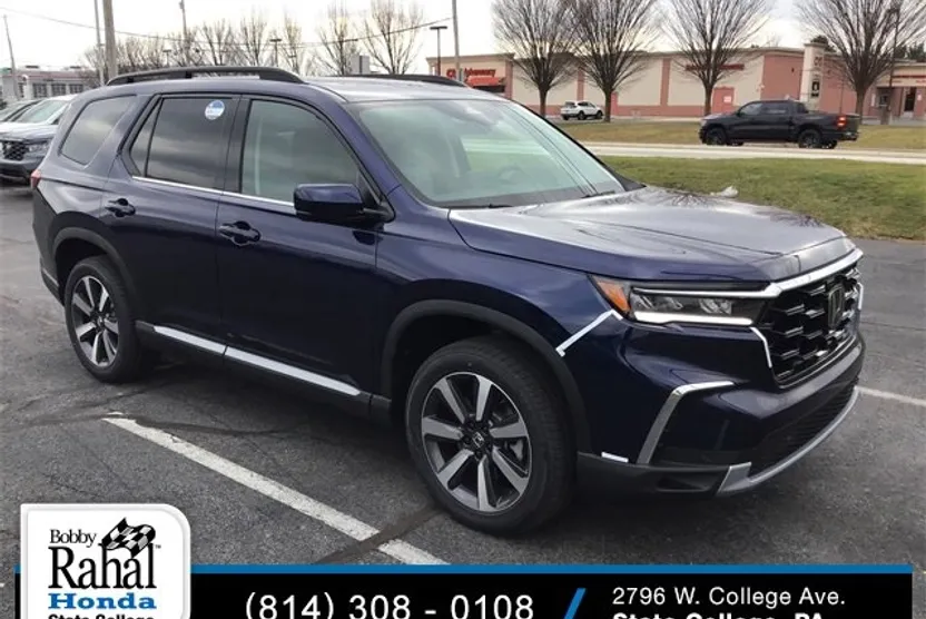 2025 Honda Pilot Touring photo 1