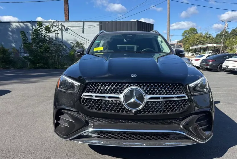 2026 Mercedes Benz GLE 450e 4MATIC photo 1