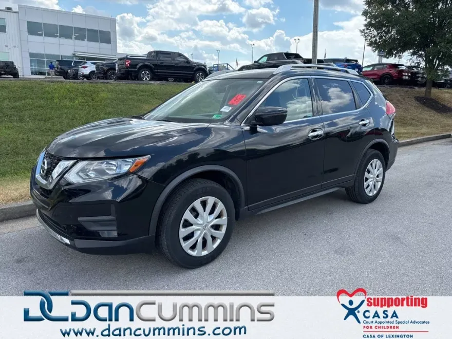 2017 Nissan Rogue S photo 1