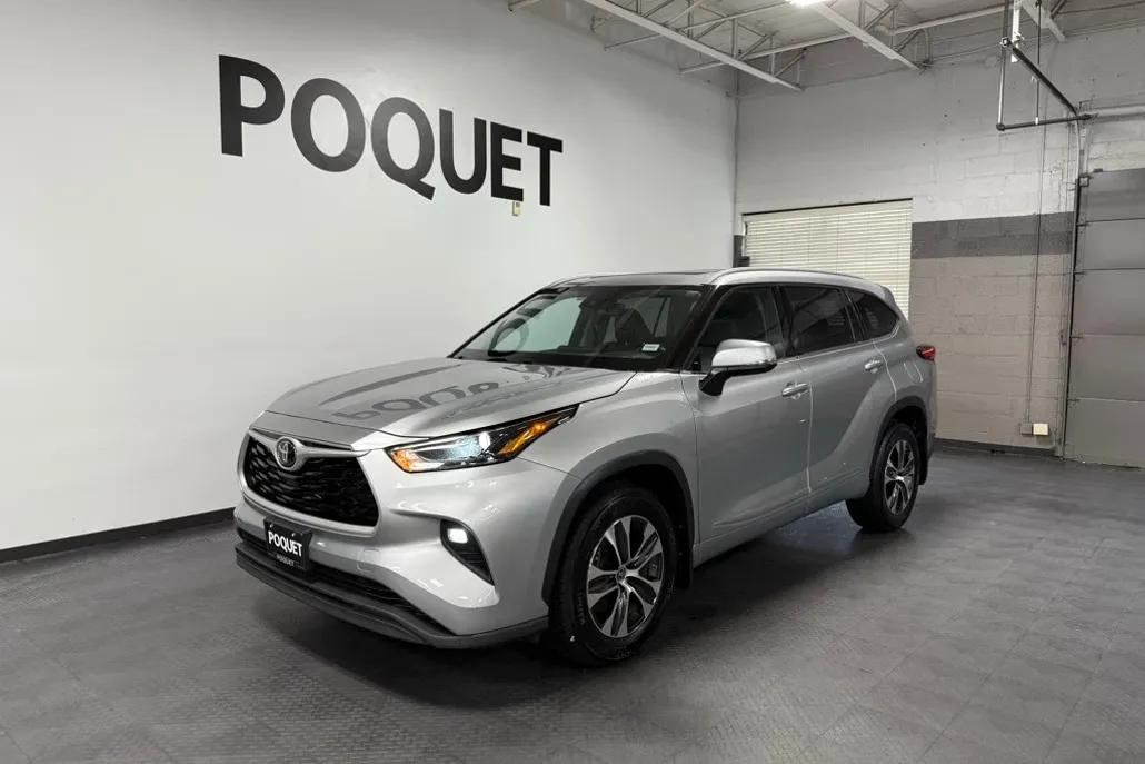 2022 Toyota Highlander XLE photo 1