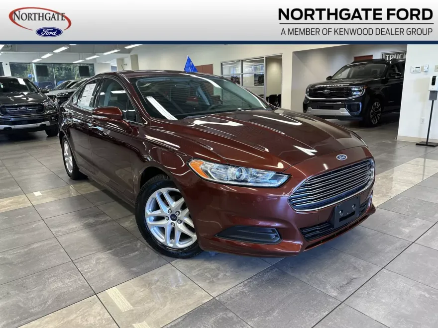 2016 Ford Fusion SE photo 1