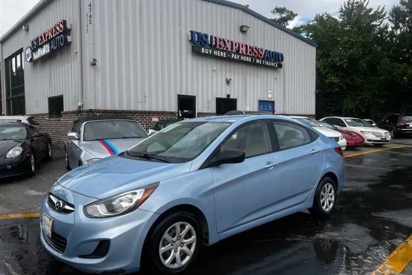 2014 Hyundai Accent GLS photo 1