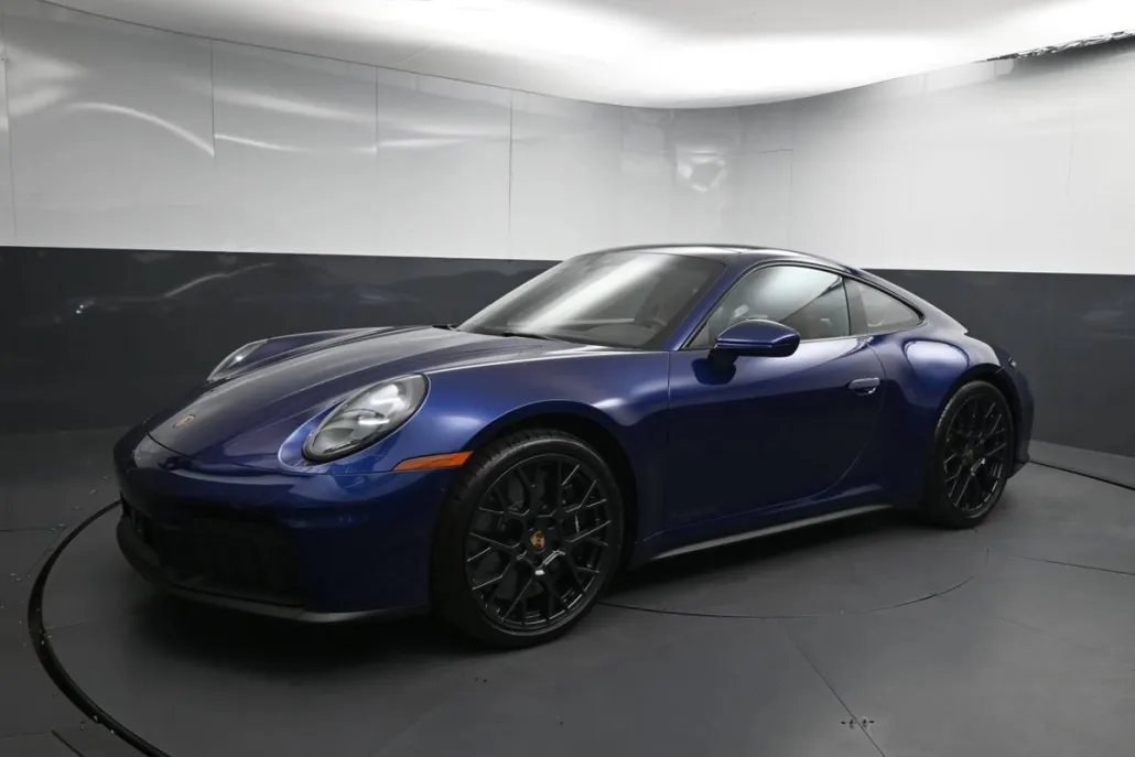 2025 Porsche 911 4 GTS photo 1