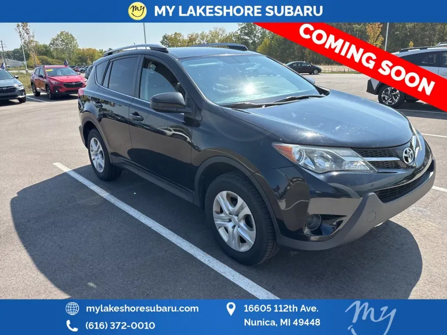 2015 Toyota RAV4 LE photo 1
