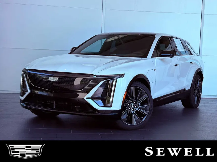 2024 Cadillac Lyriq Sport photo 1