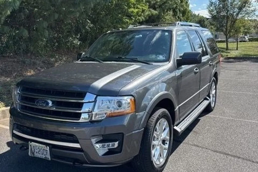 2017 Ford Expedition Limited photo 1
