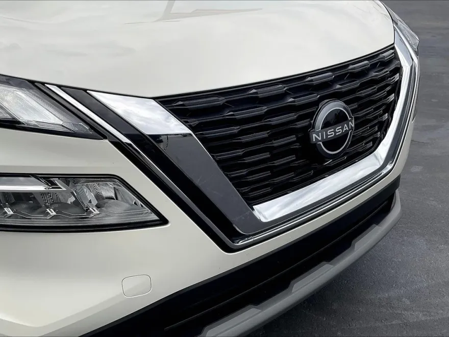 2023 Nissan Rogue SV photo 26