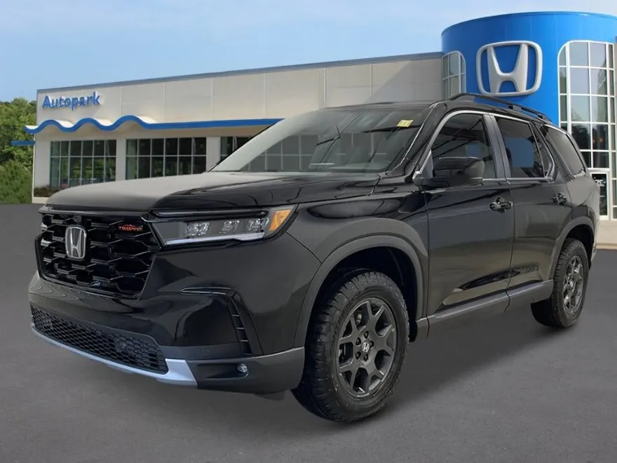 2025 Honda Pilot TrailSport photo 1