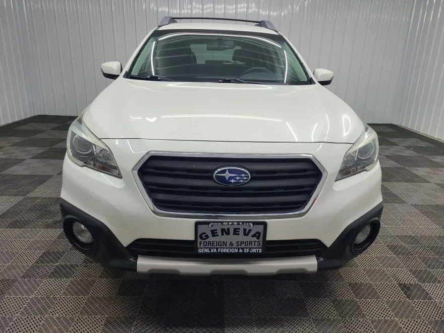 2015 Subaru Outback 3.6R Limited photo 1
