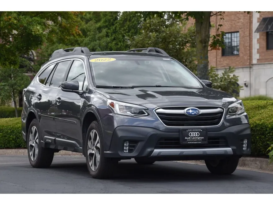 2022 Subaru Outback Limited photo 1
