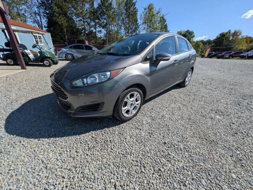 2014 Ford Fiesta SE photo 1