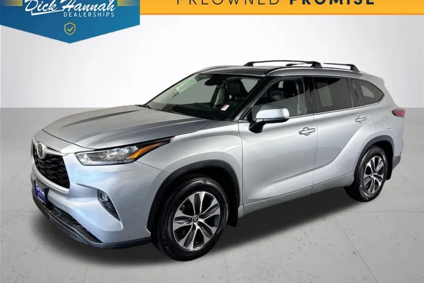 2020 Toyota Highlander XLE photo 1